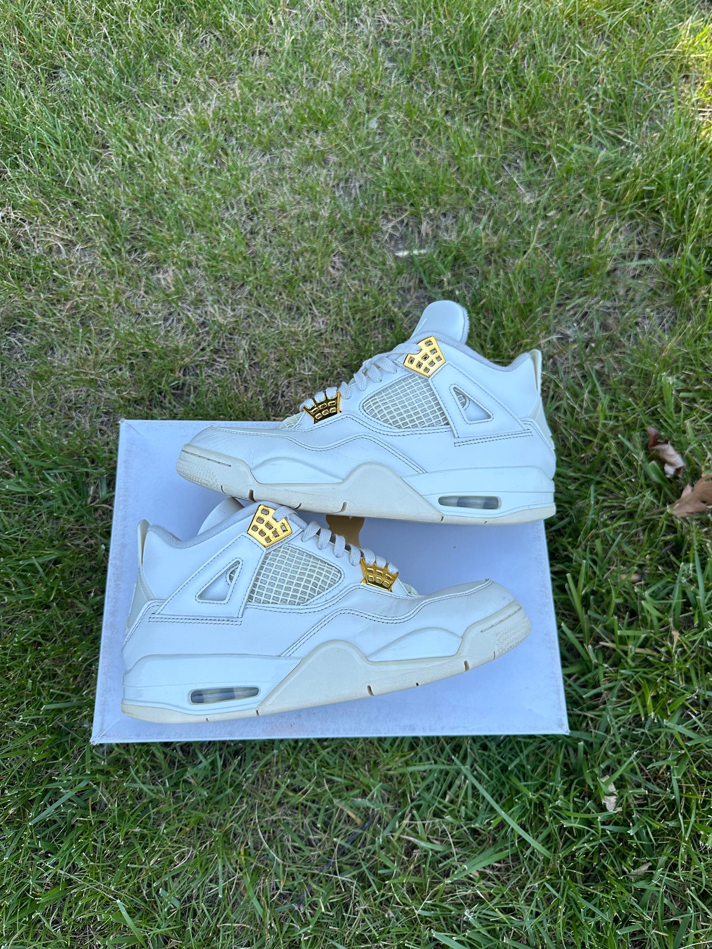 Jordan 4 metallic gold (women’s )