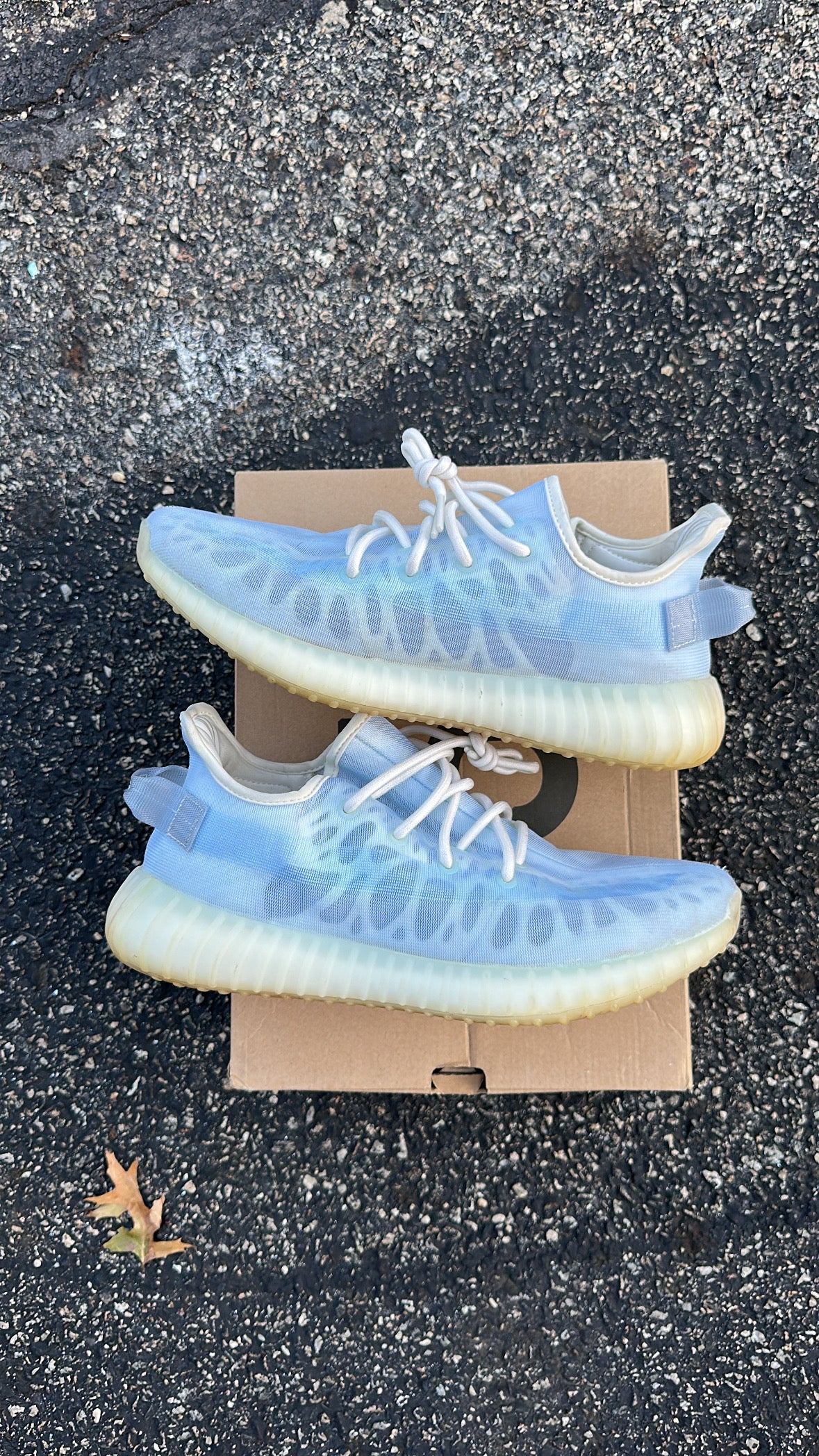 Yeezy 350 v2 “Mono Ice”