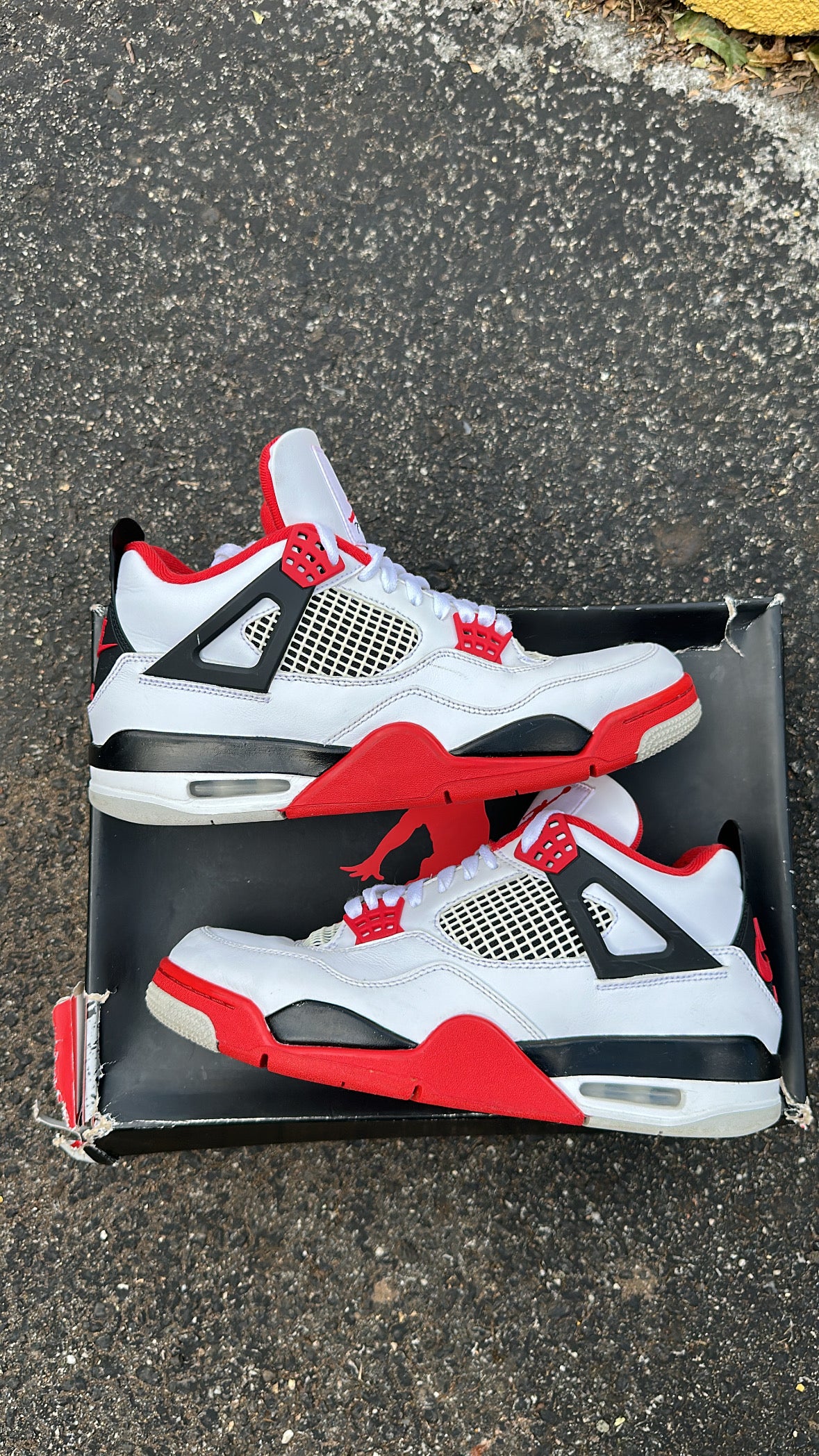 Jordan 4 “Fire Red”