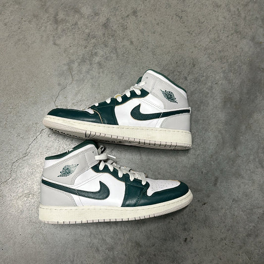 Jordan 1 mid “Oxidized Green” (GS)