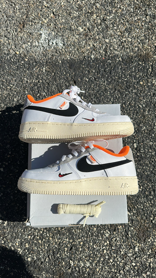 Nike Air Force low “Hoop Pack Orange” (GS)