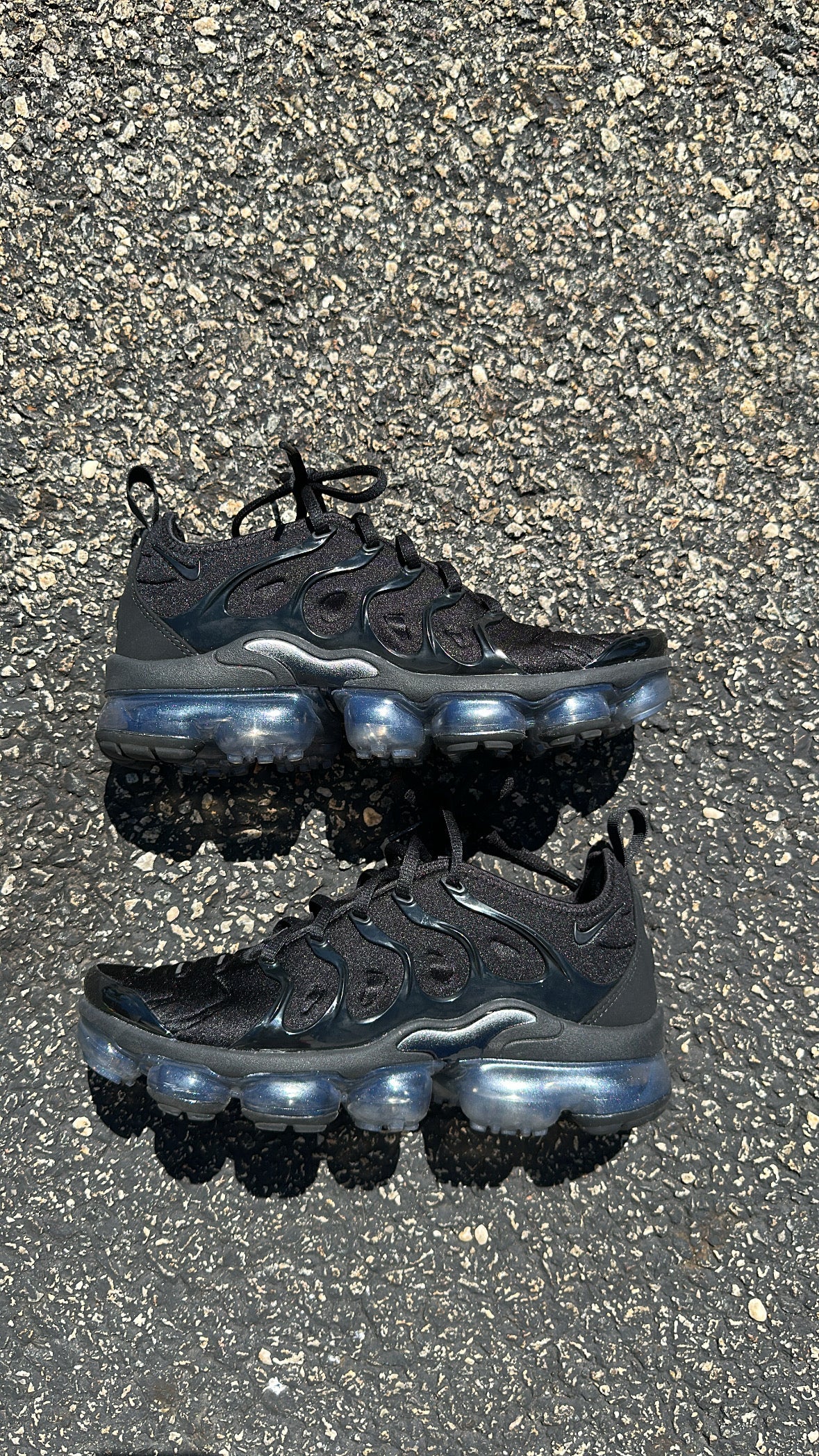 Nike vapor max plus “Triple Black” (women’s)