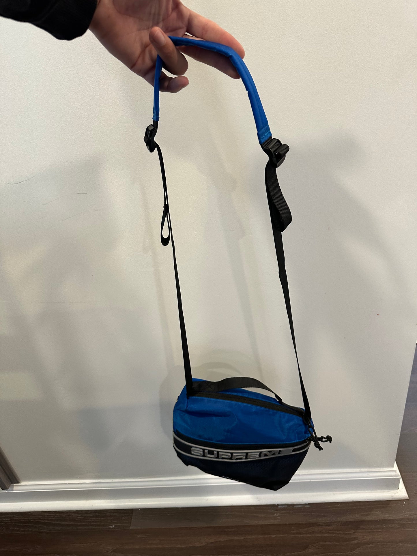 Supreme shoulder bag 2023