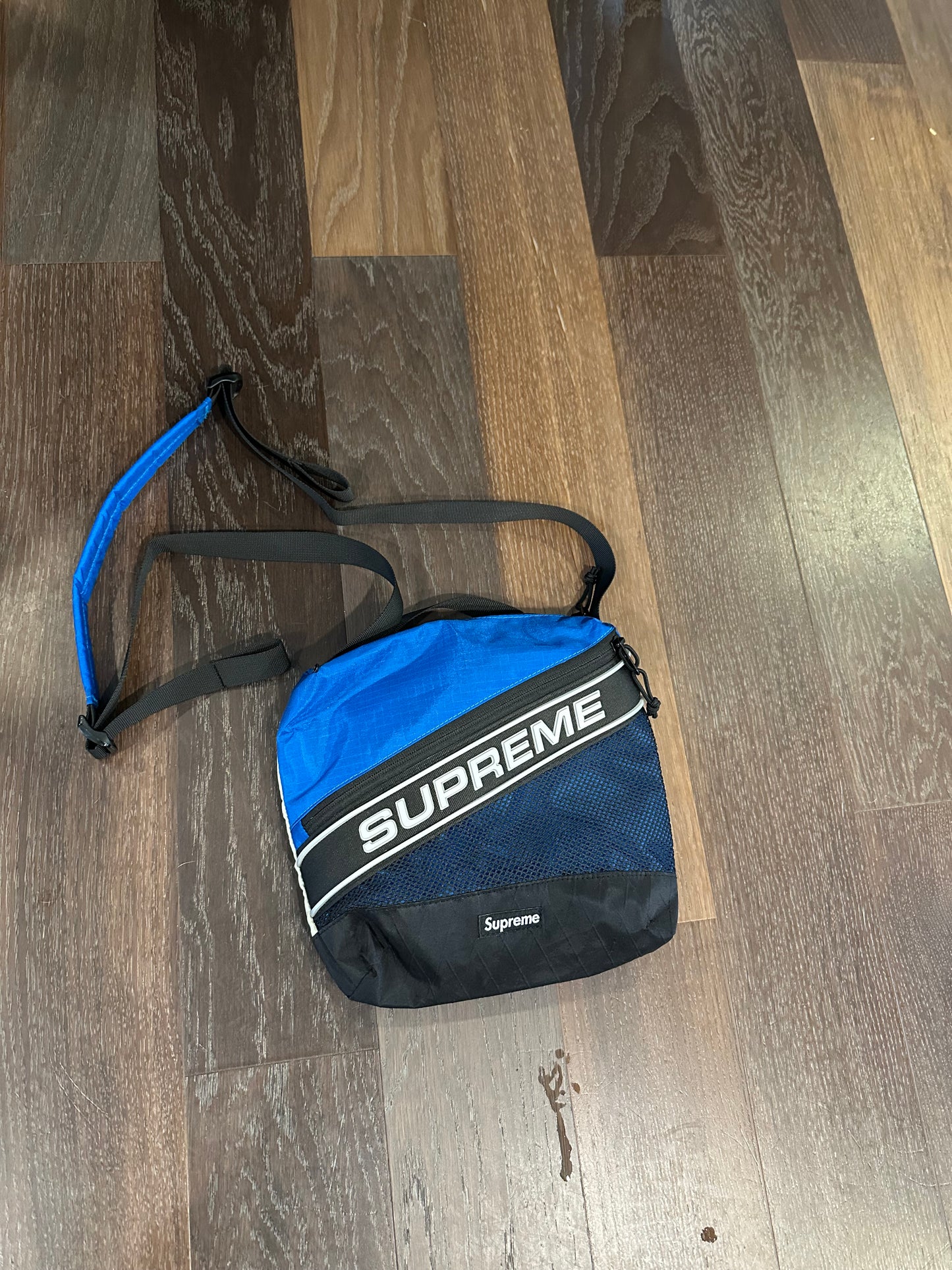 Supreme shoulder bag 2023