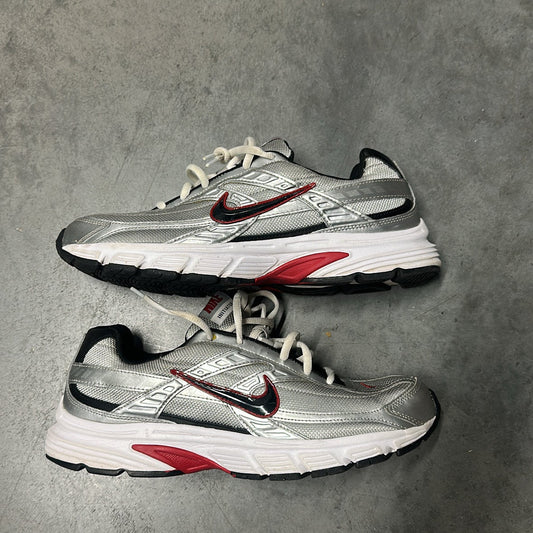 Nike Initiator “Metallic Silver Red”