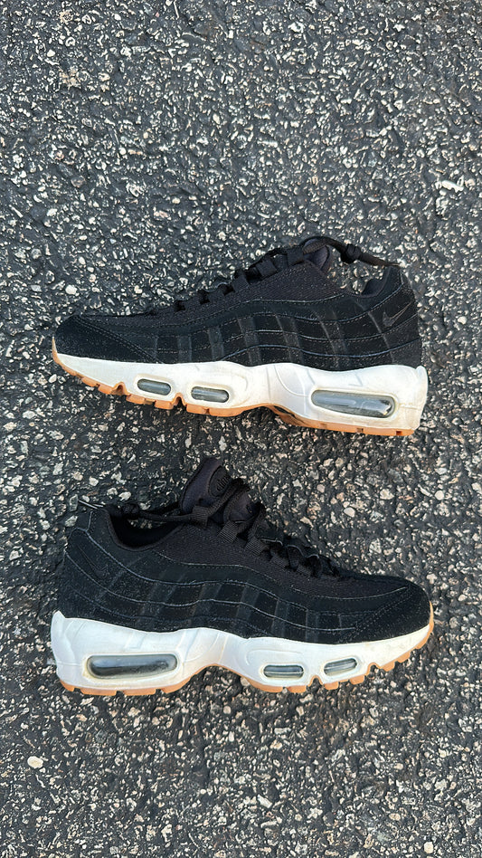 Nike are Max 95 “BlackGum”