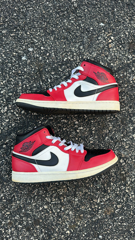 Jordan 1 mid “Chicago Toe”