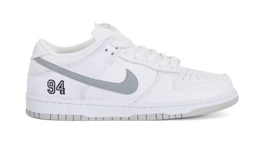 Nike SB dunk low x supreme “94 White Metallic Silver”