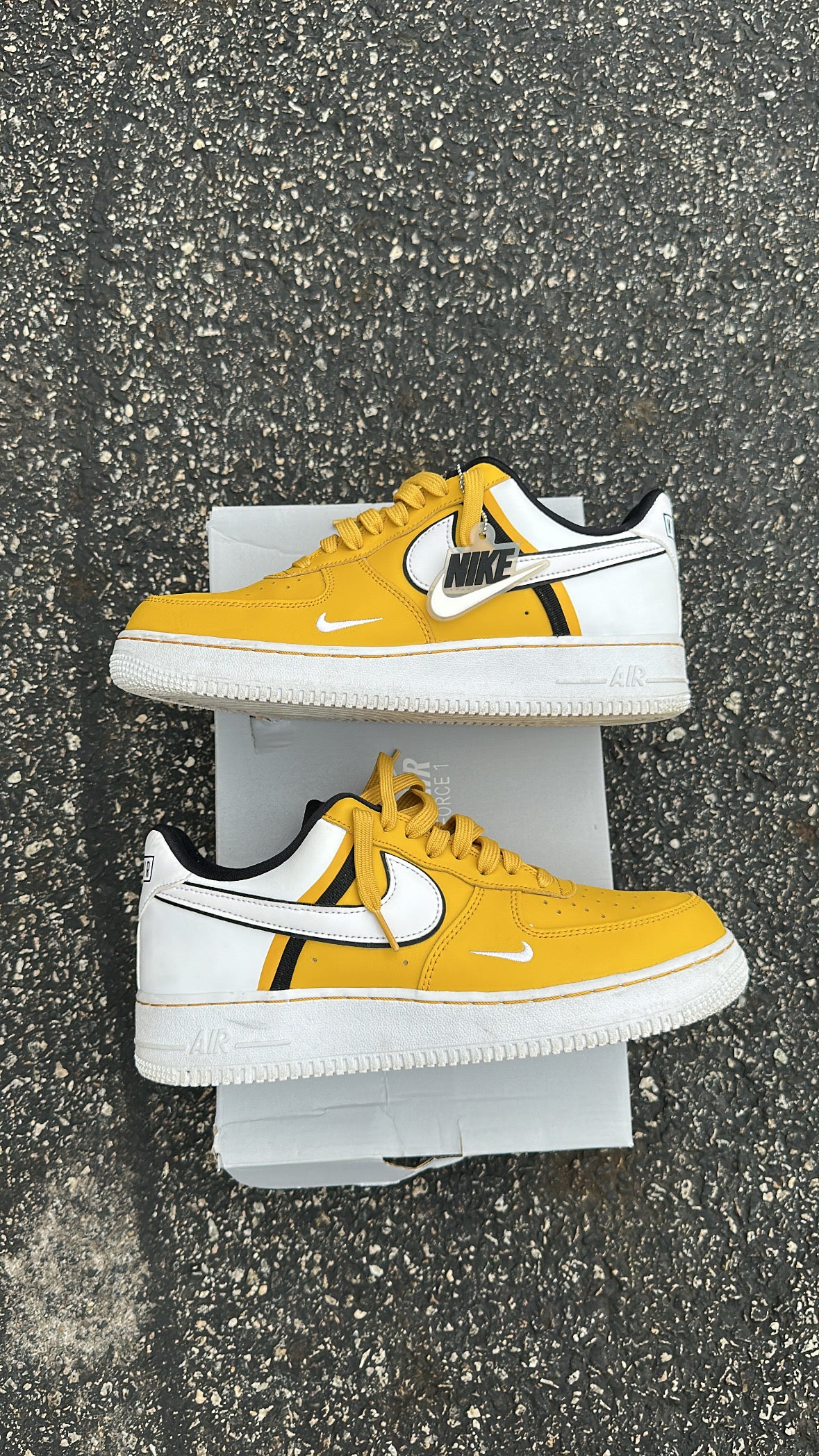 Nike are force low 07 LV8 “Tour Yellow Sail Black”