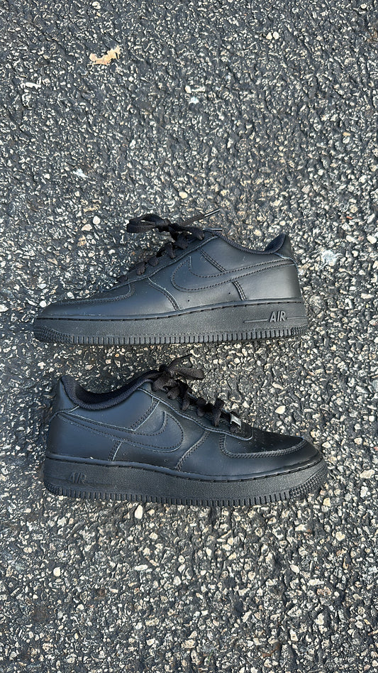 Nike Air Force “black” (GS)