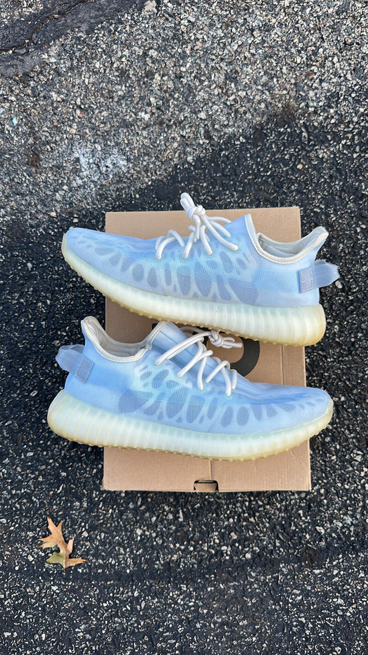 Yeezy 350 v2 “Mono Ice”